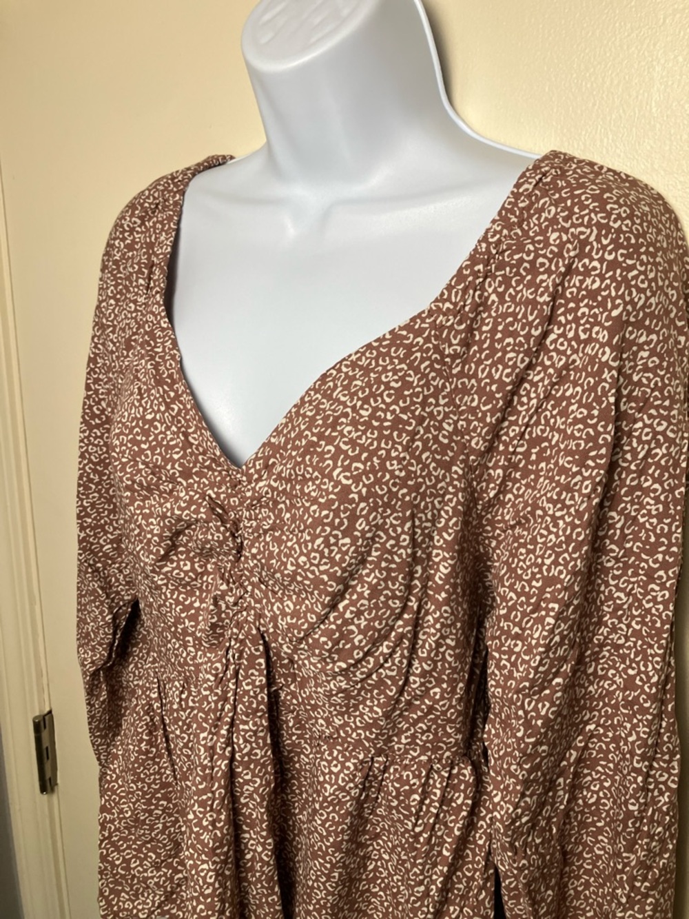 Japna Women's Leopard Print Peasant Peplum Sweetheart Long-Sleeve Top Size Large - Picture 2 of 5